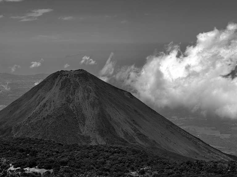 El Salvador - Short trip to El Salvador - Submit the volcano of ilamatepec with me! - JoinMyTrip