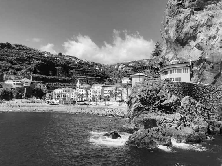 Portugal - Ponta do Sol - Coliving and Adventurous Hiking Trip with a Knowledgeable expat on the dream island of Madeira (Single rooms) - 3