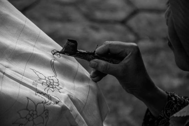 Indonesia - Batik Seno Painting, Cloth & Course - Exploring authentic local foods, rafting and batik making in Yogyakarta - 1