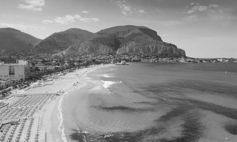 Italien - A Month in Sicily: Coliving for Digital Nomads (Private Rooms) - JoinMyTrip