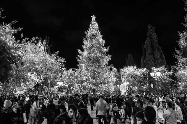 Griechenland - Xmas in Athens with a Local: Explore Neighbourhoods, Traditional Musical Fiestas, History and Food! - JoinMyTrip