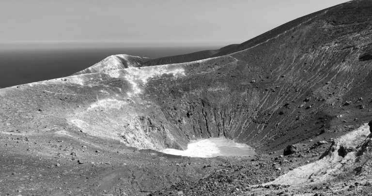 Italien - Vulcano - Island hopping on the Aeolian Islands in Sicily! 😊🌺 - 2