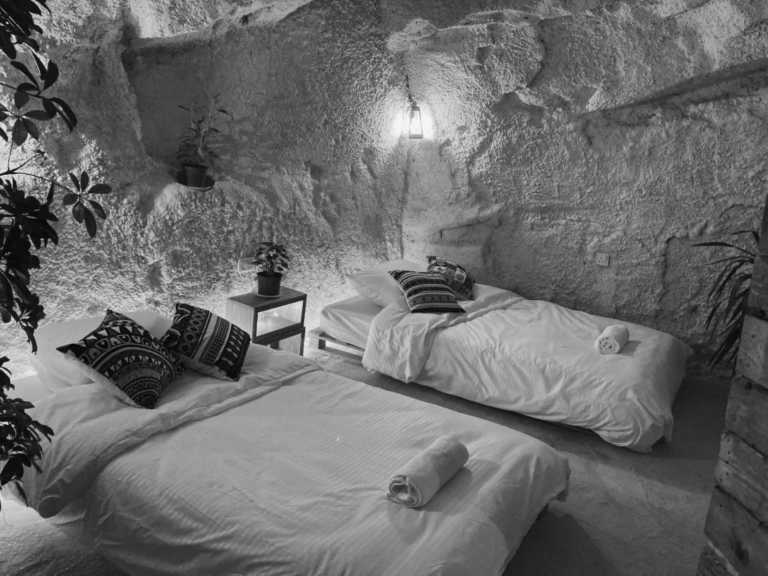 Jordan - Wadi Musa - Jordan Adventure 🇯🇴 Roadtrip of the red country with desert experience in a Bedouin tent camp ⛺️ & sleep into a real cave! - 1