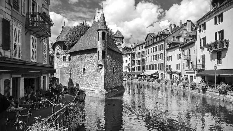 France - Gare d'Annecy - Summer Hiking in the French Alps on the Weekend! - 2