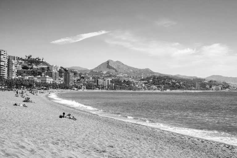 Spain - Centro - Dynamic vacation in sunny Málaga: Cooking Paella Workshop, Hiking and Pickleball (private room)🌄🥘🏓 - 1