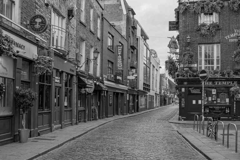 Irland - Drinking beer in Irish pub in Dublin! Sightseeing Kilkenny, Ireland - JoinMyTrip