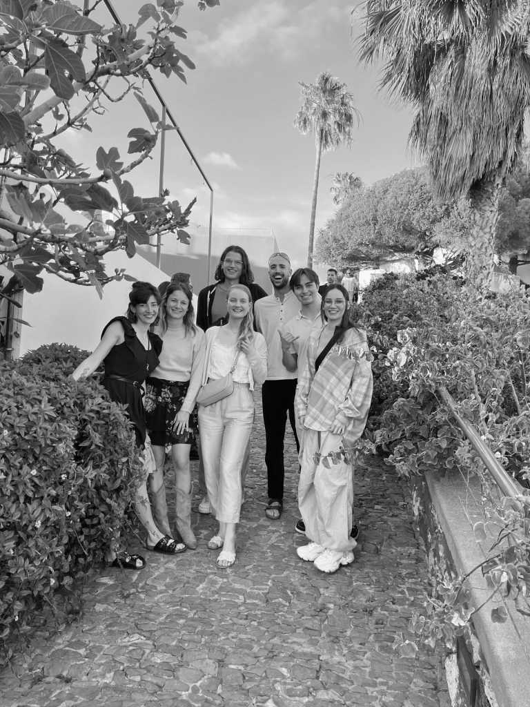 Portugal - Modern, Spacious & Beautiful Coliving Villa in prime location - Funchal, Madeira | Adventure, Nature and Fun on the Dream Island of Madeira 🌴 (Large Private Double Room with Queen Size Beds) - JoinMyTrip