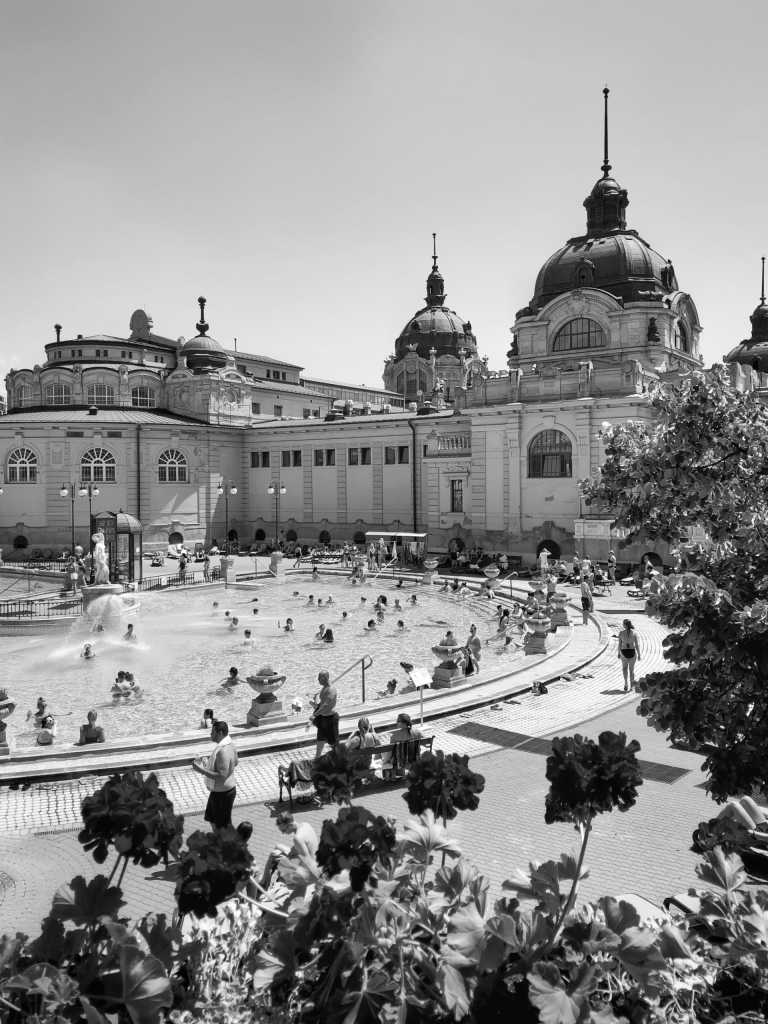 Hungary - Széchenyi Thermal Bath - Easter Break in Budapest 🏛️ City tour, exploring Hungarian culture, food , and famous thermal baths 🥘✨