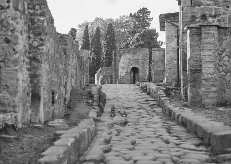 Italy - Pompei - Discover Napoli and its Surroundings and Get Lost in Italian Food 🍕