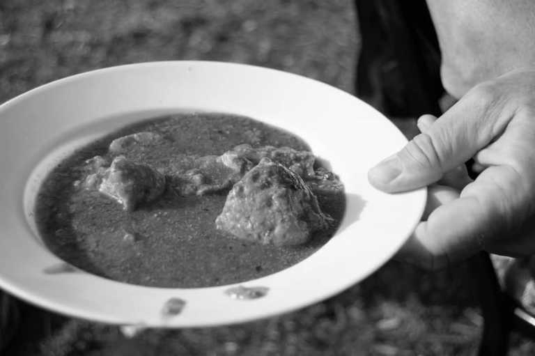 Serbien - Lunjevica - World Testicle Cooking Championship in Serbia - 3