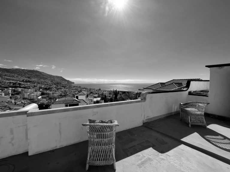 Portugal - Funchal City Center - Coworkation, Coliving and Adventurous Hiking Trip with a Knowledgeable expat on the dream island of Madeira (Single rooms) - 4