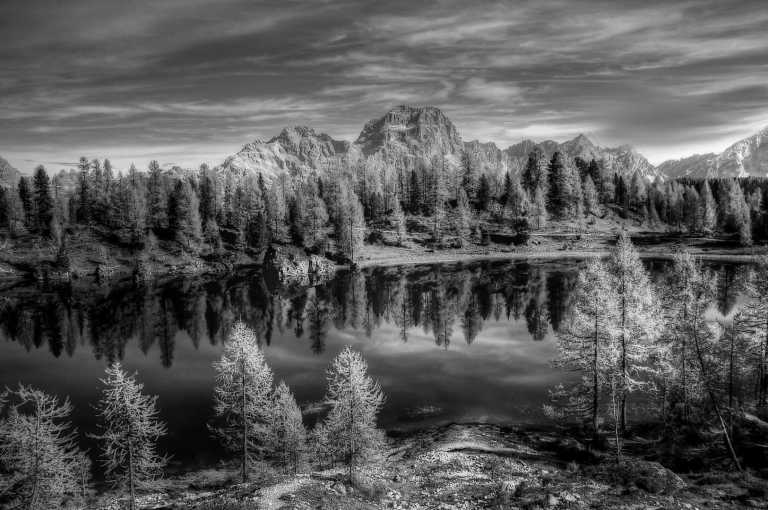 Italy - Lake Sorapis - Dolomites best hikes: Three peaks, Lake Sorapis, Misurina 🏞️ Hikers Dream - 1