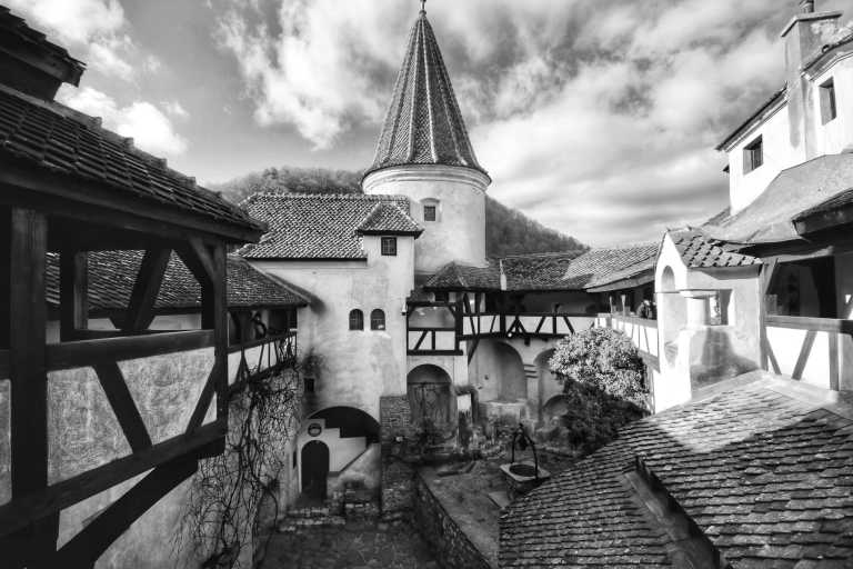 Romania - Brașov - 60 Hours in Bucharest, Romania! A City Tour through Past And Present - 1