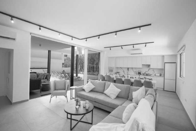 Cyprus - Agia Thekla - Co-living in Cyprus, Home Office in a Villa with Pool (Shared Room) - 3