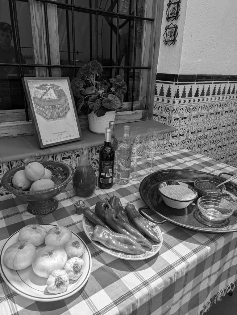 Spain - Centro - Dynamic vacation in sunny Málaga: Cooking Paella Workshop, Hiking and Pickleball (private room)🌄🥘🏓 - 3