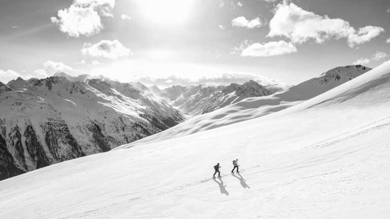 Austria - Tiroler Zugspitz Arena - Snow trip to Austria with my huskies 🐾❄️ Winter hikes | Skiing | Tobogganing