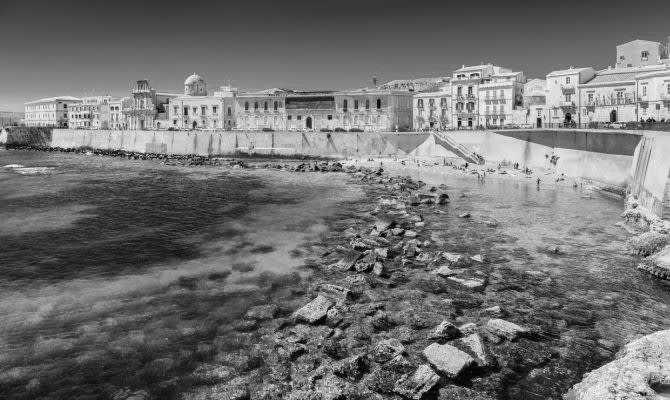 Italy - Syracuse - Home Office on SICILY with a Local  💻: Big Villa at the Sea, Private Italian Chef 👨🏼‍🍳, Turquoise Waters, Amazing Sunsets & much more! ☀ - 1