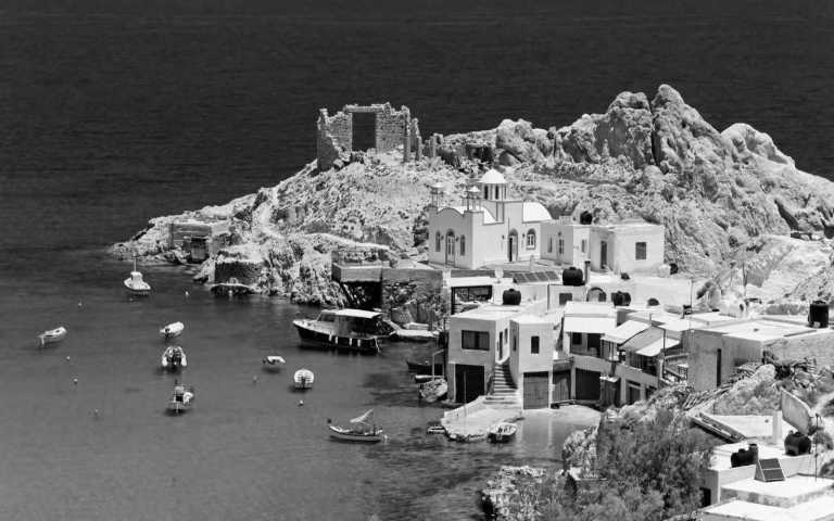 Greece - Adamantas - CoWorking & CoLiving ☀️🌊👩🏼‍💻 on the beautiful greek island of Milos - 1