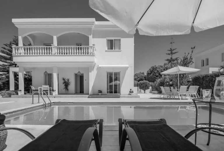 Cyprus - VILLA HOLIDAYS LAST MINUTE: Ein oder zwei Wochen in der Sonne arbeiten und chillen - JoinMyTrip