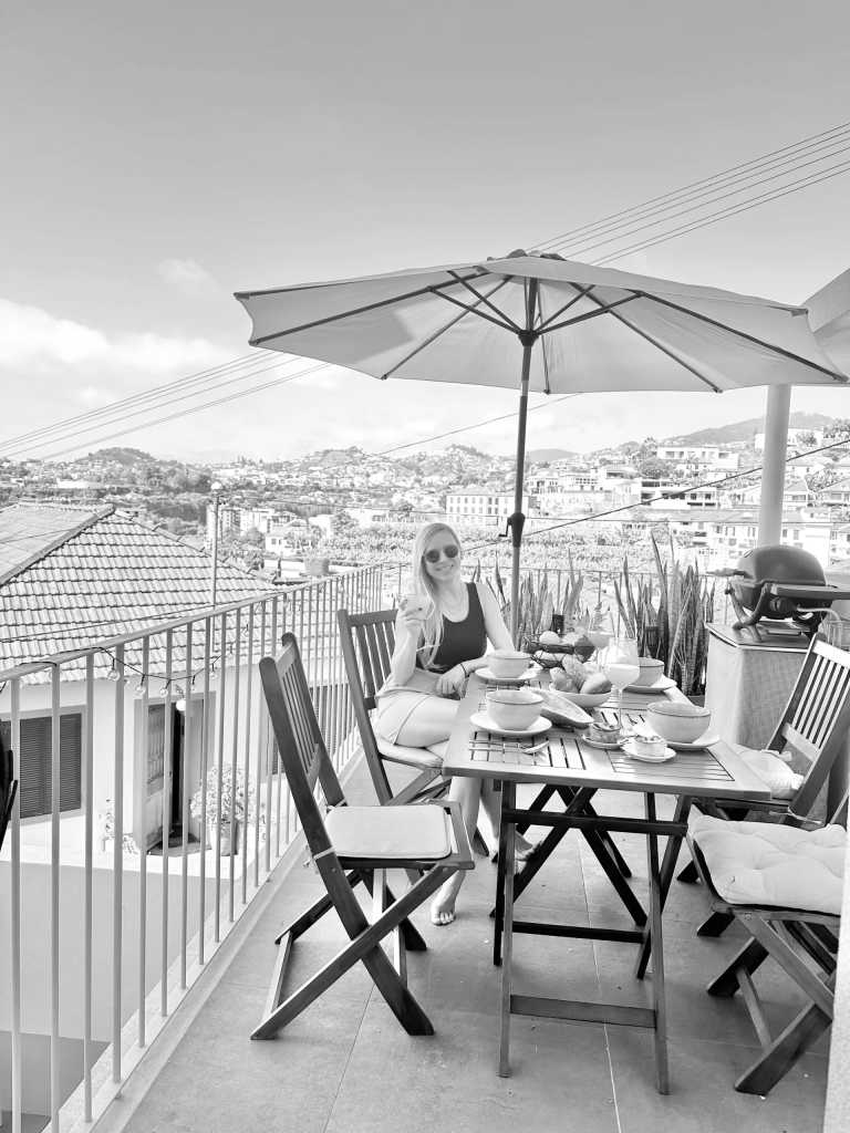 Portugal - Funchal - Modern, Spacious & Beautiful Coliving Villa in prime location - Funchal, Madeira | Adventure, Nature and Fun on the Dream Island of Madeira 🌴 (Large Private Double Room with Queen Size Beds) - 1