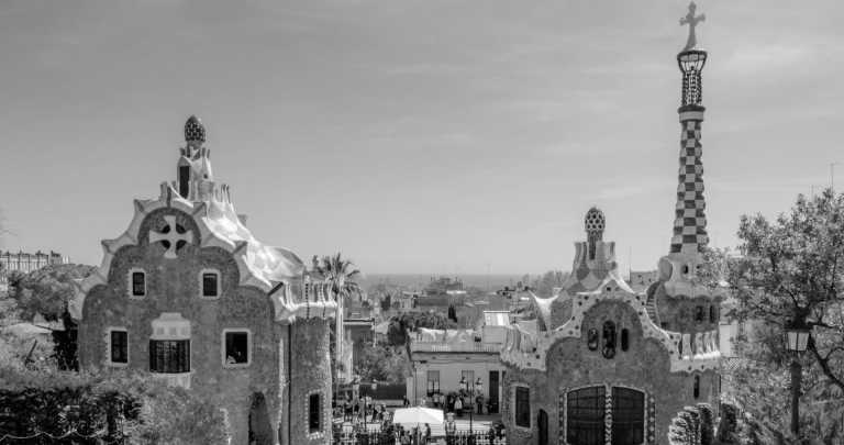 Spain - Park Güell - Home Office in Barcelona under the Spanish sun