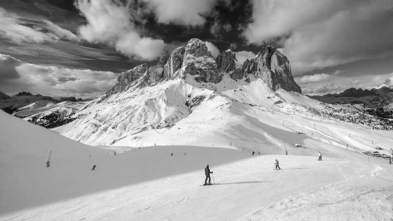 Italien - Skiing in the Alps, Sellaronda Dolomites, Italy - JoinMyTrip