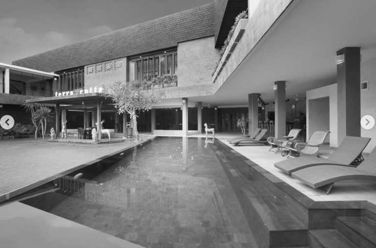 Indonesia - CoWorking retreat in Bali! ☀️ Yoga🧘🏻‍♀️, FREE Balinese Massage 🌼, & hidden gems with a local 🏝️ (Stay in Seminyak and Ubud - Private bedroom option) - JoinMyTrip