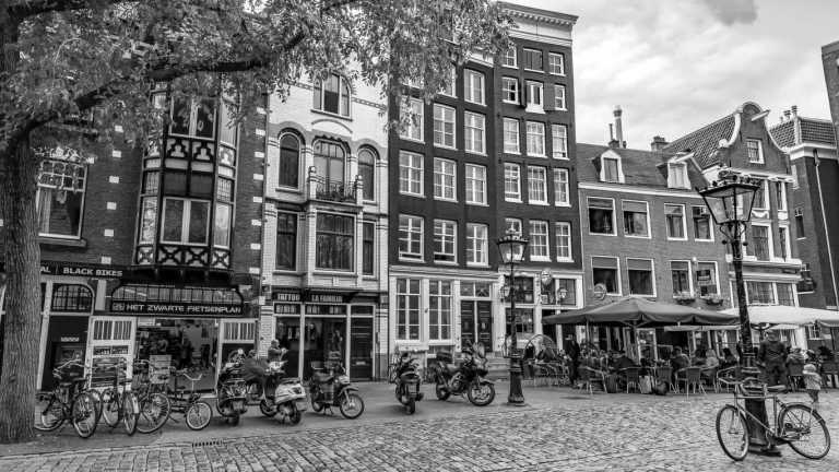 Niederlande - Amsterdam Adventure Tour: Explore the Culture, Sail the Canals and even see the Red Lights - JoinMyTrip