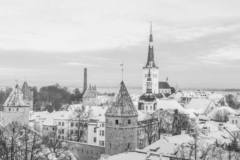Estland - Tallinn Winter Trip on the Weekend 🇪🇪 Christmas Market and Jägala Waterfall - JoinMyTrip