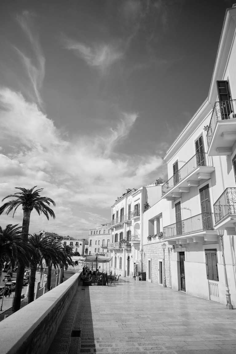 Italien - 🌊🍷 Apulia: La Dolce Vita – Authentic, Relaxed & Full of Flavor!🍝 Explore Apulia in 5 Days: Bari, Monopoli, Alberobello & Polignano a Mare✨🌅 - JoinMyTrip