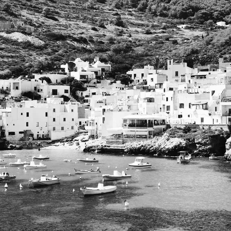 Italien - Girls Trip: The Aeolian Island, Sicily Sailing Tour - Mediterranean Lifestyle and Wellbeing - JoinMyTrip