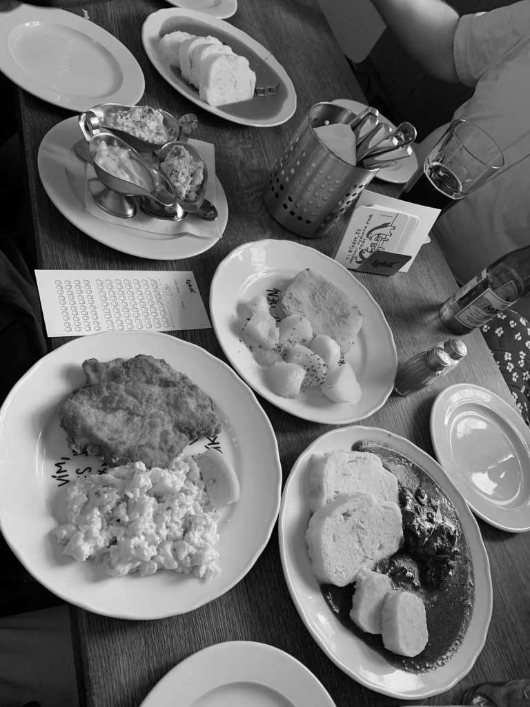 Tschechien - Prague Local Food Experience Fun Trip Weekly Weekends 3 Days 2 Nights City Center - JoinMyTrip