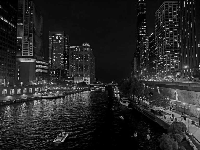 United States - Chicago River - Wandering Through Windy City Wonders: Exploring Chicago, USA (Single Room)