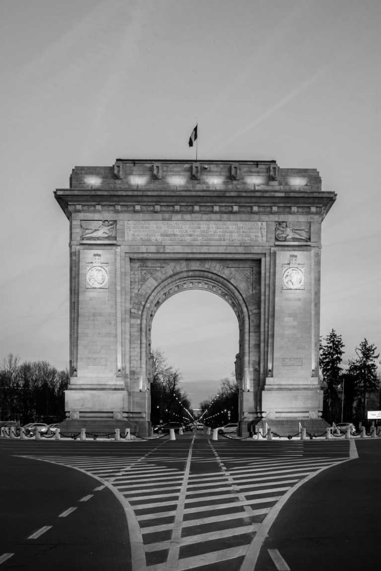 Rumänien - Bucharest - Bucharest to Transylvania: City Lights to Castle Secrets. Explore Dracula's Castle, Hidden Gems, Traditional Food - 2
