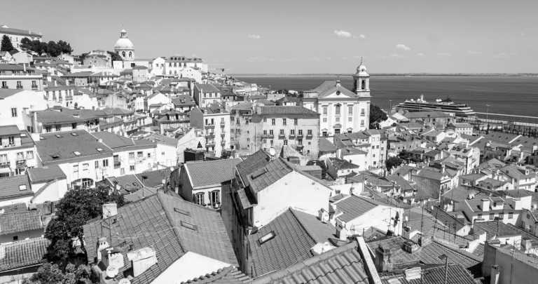 Portugal - Alfama - Home office in Lisbon - Wine, Fado, Azulejos and Live Music!