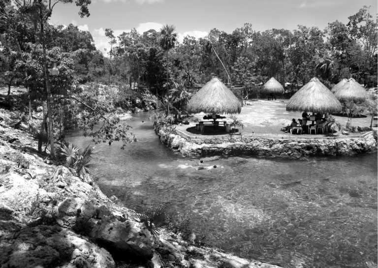 Mexico - Home Office in Cancun : Deluxe Apartment with Lagoon Pool |  Explore the City by the Hand of a Local - JoinMyTrip