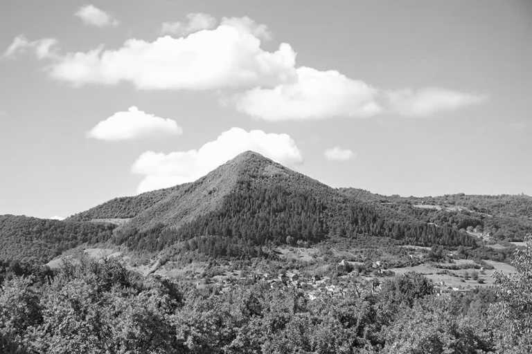 Südeuropa - Visit Bosnian Pyramids, Walk Through The Ancient Underground Tunnels And Do The Fishing Trip In Montenegro - JoinMyTrip