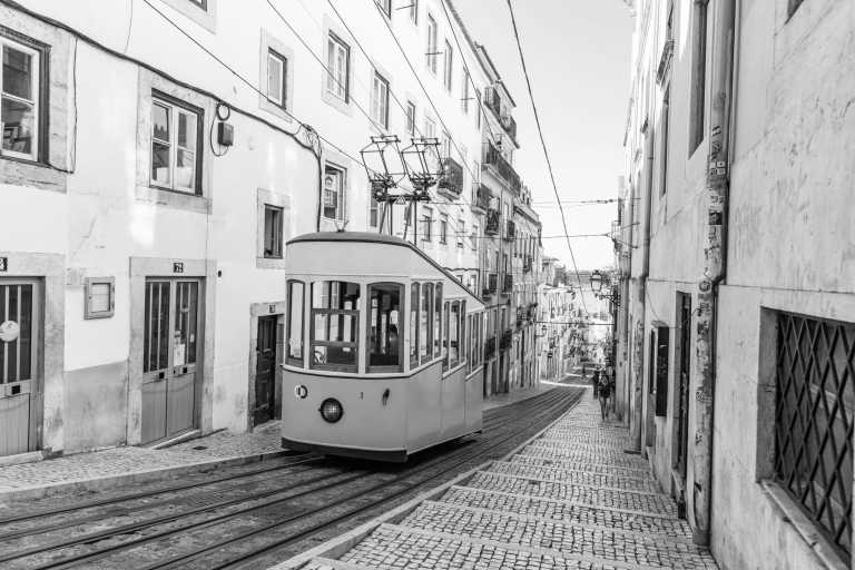 Portugal - Girls only - Coworking in picturesque Lisbon! Private Room - JoinMyTrip