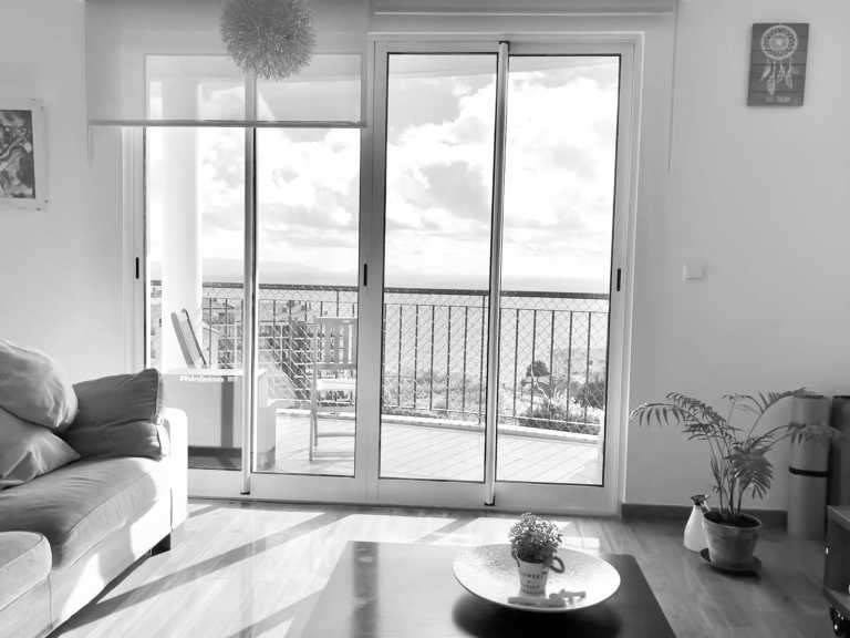 Portugal - Caniço de Baixo - High-End Coliving close to Funchal with Guaranteed Adventure, Nature and Fun on the Dream Island of Madeira 🌴 (Large Single Room with Queen Size Beds) - 2