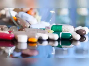 White House Shelves tariffs on generic drugs