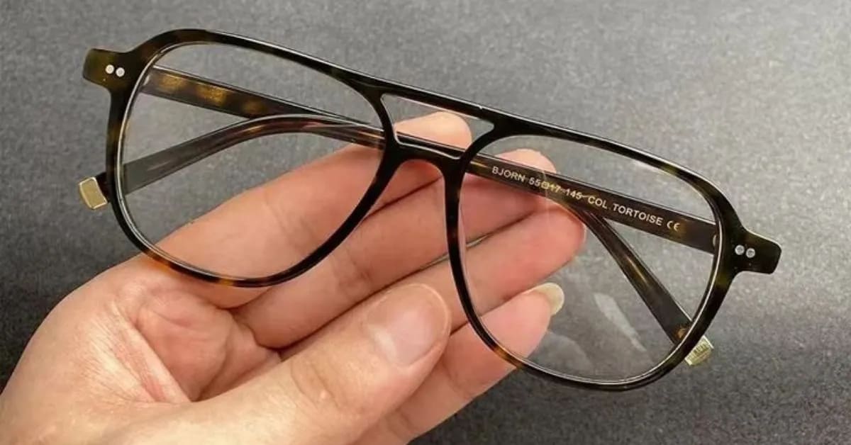 Why Retro Round Eyeglasses Are Making a Strong Comeback