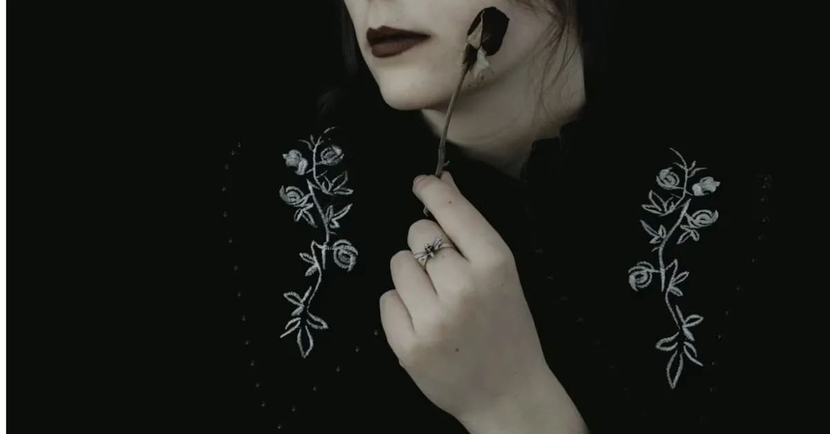 Gothic Style – Dark and Dramatic Fashion