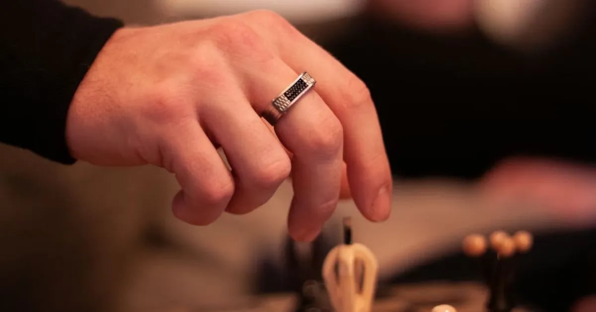 Cigar Bars as Sophisticated Wedding Entertainment Corners