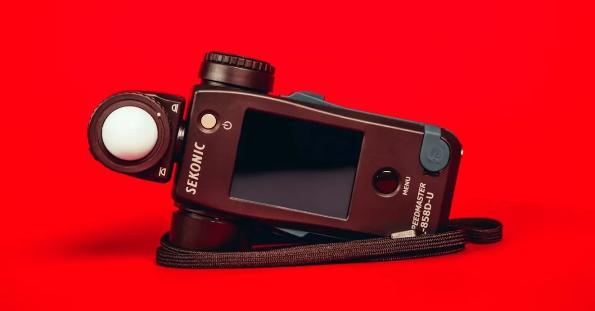 Zoom Champion Travel Cameras for Long-Distance Shots