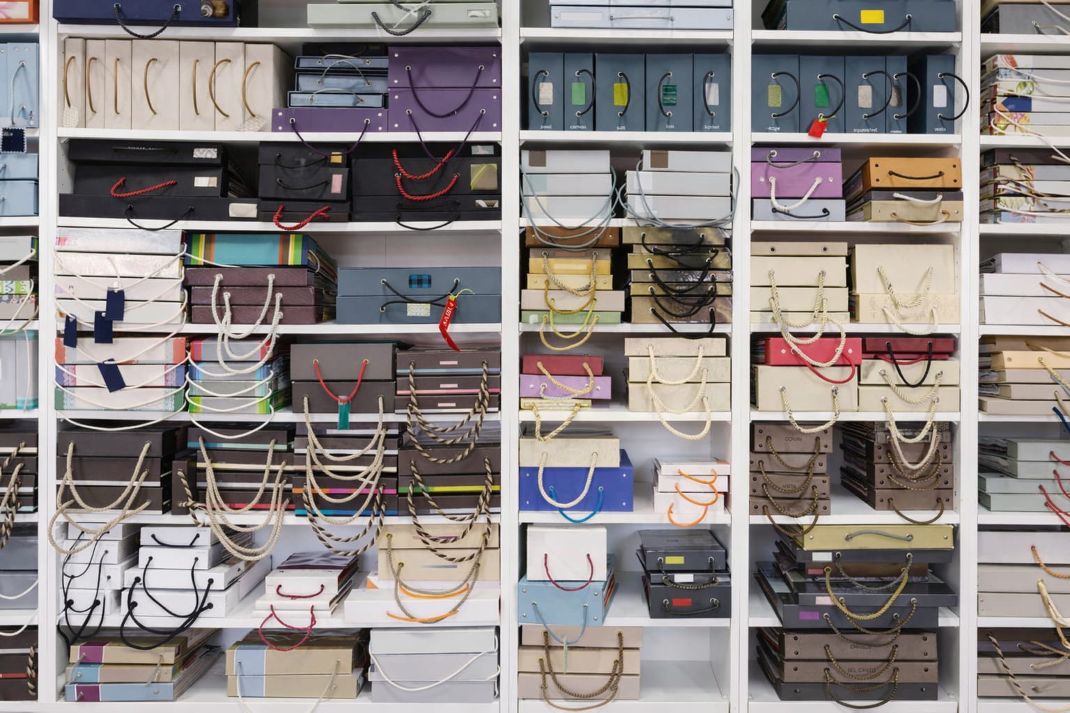 Good Organization Reduces the Need for Decoration