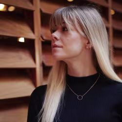 Loop, Everyday Necklace (Rose or White) - Thumbnail 5