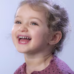 Princess (small), Screwback Baby Earrings (Rose) - Thumbnail 4