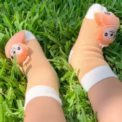 Sloth Boogie Toes Rattle Socks - Thumbnail 2