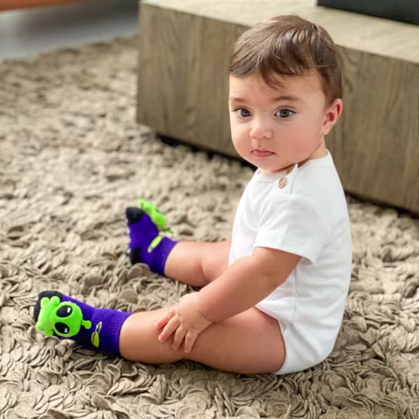 Baby Alien Boogie Toes Rattle Socks - Image 3