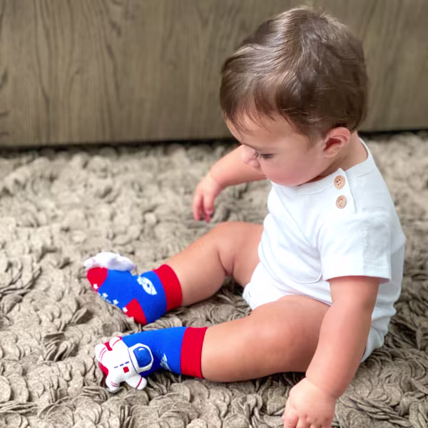 Baby Astronaut Boogie Toes Rattle Socks - Image 4